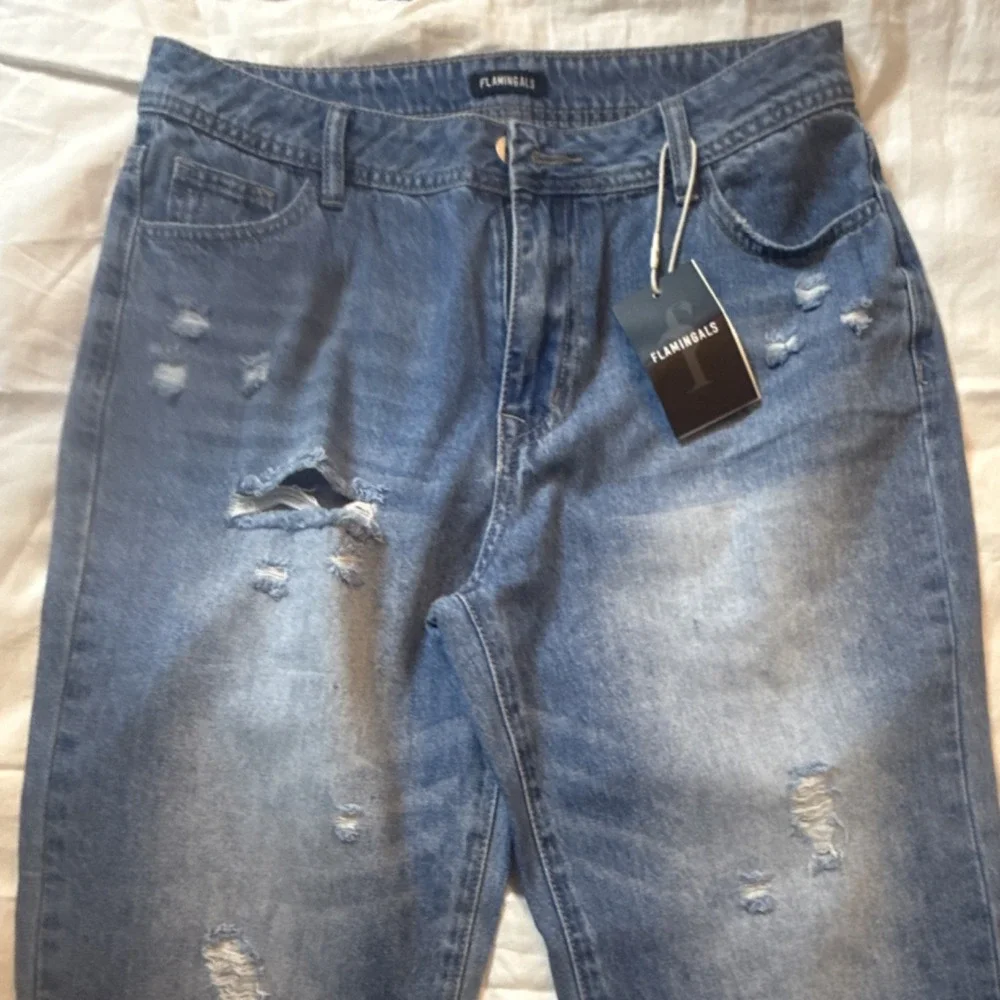 Flamingals Blue Distressed Cropped Jeans - Picture 2 of 11